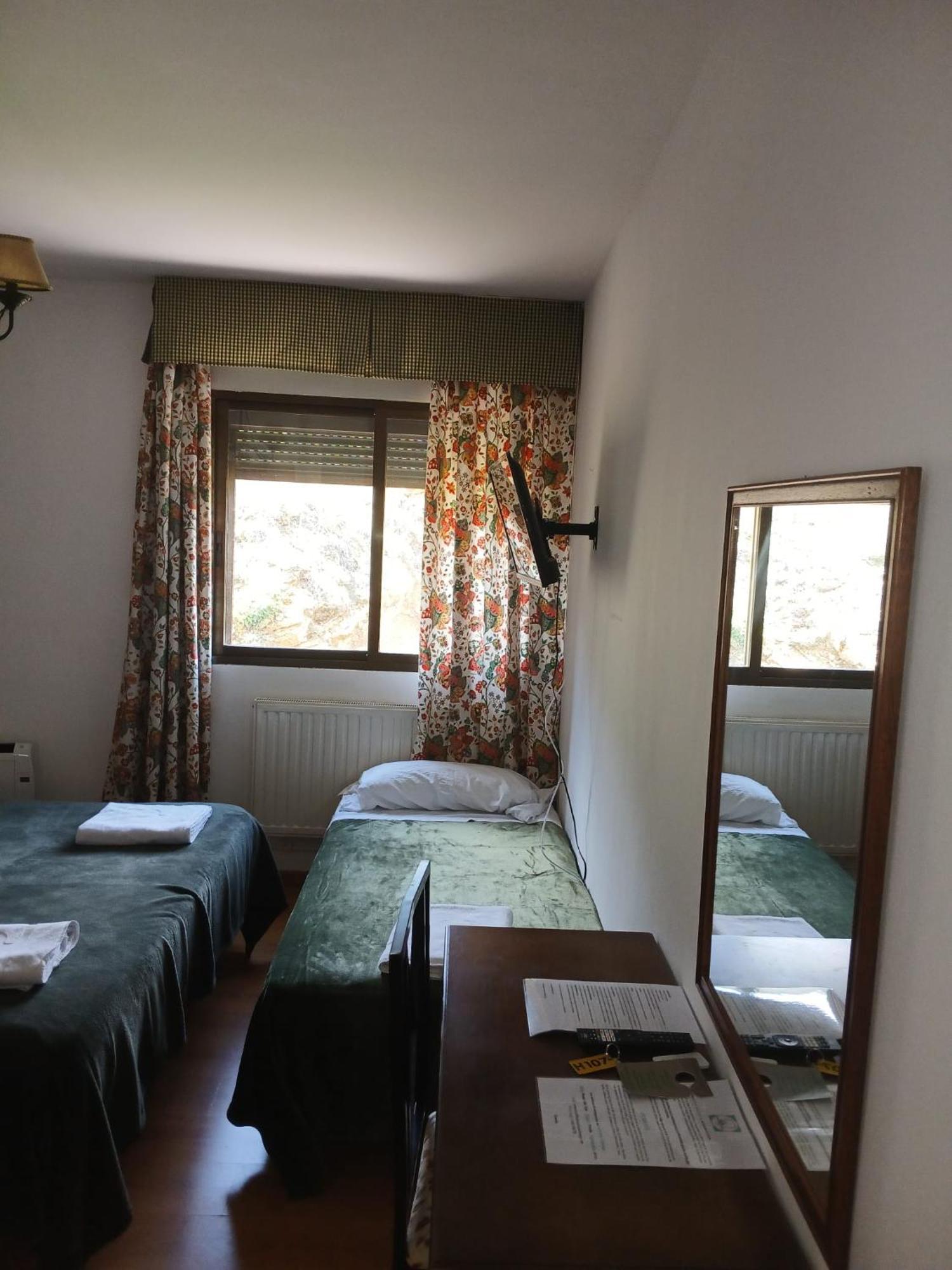 Hostal Rural Alto Tajo Poveda Poveda de la Sierra エクステリア 写真